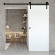 Fehér HDF tolóajtó fekete sínnel