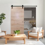 Partmenti Tölgy HDF borításó tolóajtó fekete sínnel